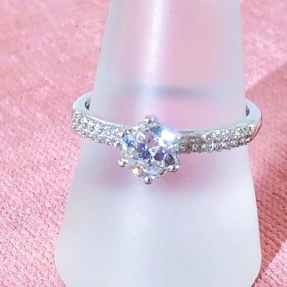 Simulated Diamond Ring Swarovski Gemstones™ 1.75 Carats Size 8 - Picture 1 of 7